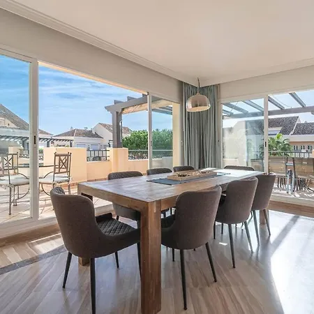 Amazing 4br Apart. Parking, Pool, Close To The Sea Apartment *