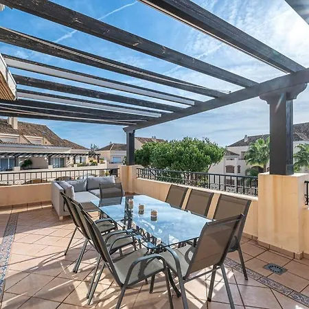 Amazing 4br Apart. Parking, Pool, Close To The Sea Apartment Marbella