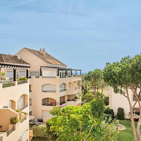 Apartment Amazing 4br Apart. Parking, Pool, Close To The Sea *