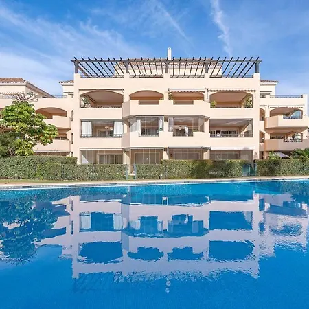 Amazing 4br Apart. Parking, Pool, Close To The Sea Apartment Marbella