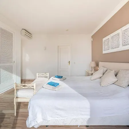 Amazing 4br Apart. Parking, Pool, Close To The Sea Marbella