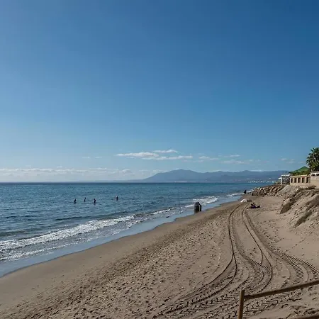 Apartment Amazing 4br Apart. Parking, Pool, Close To The Sea
