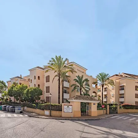 Amazing 4br Apart. Parking, Pool, Close To The Sea Marbella