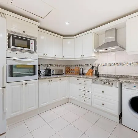 Amazing 4br Apart. Parking, Pool, Close To The Sea * Marbella