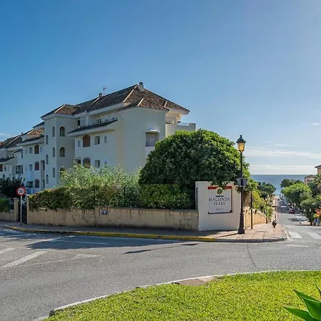 Apartment Amazing 4br Apart. Parking, Pool, Close To The Sea *