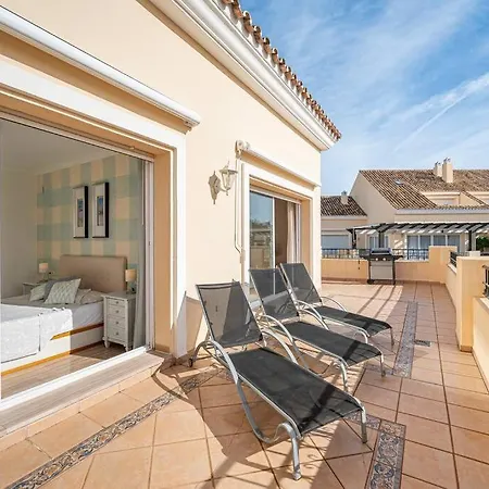 Apartment Amazing 4br Apart. Parking, Pool, Close To The Sea Marbella