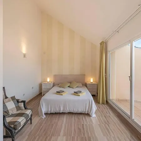 Amazing 4br Apart. Parking, Pool, Close To The Sea Apartment Marbella