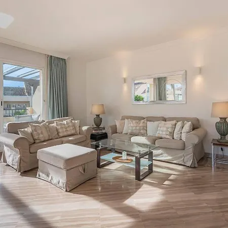 Amazing 4br Apart. Parking, Pool, Close To The Sea Apartment *