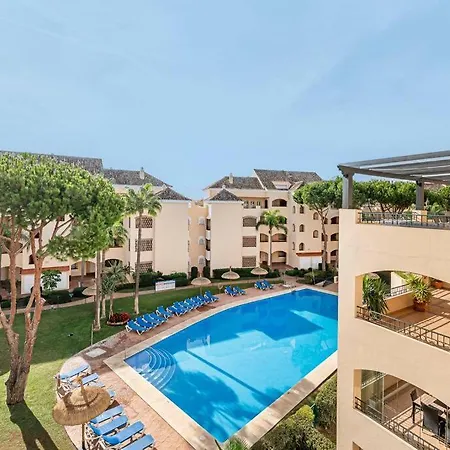 Apartment Amazing 4br Apart. Parking, Pool, Close To The Sea Marbella